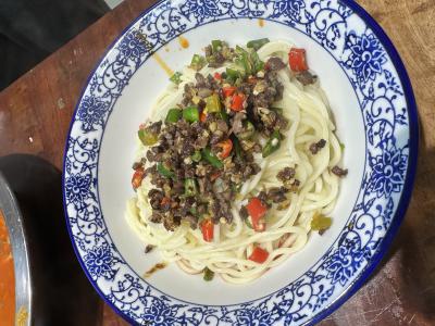 如何選擇面食培訓學校？師資力量與教學內(nèi)容全面性至關重要